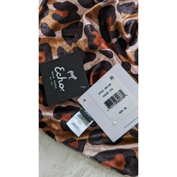 NWT ECHO Leopard Velvet Tubular Wrap (MSRP $69) - Picture 4 of 4